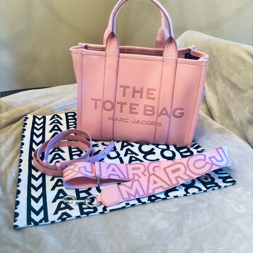 Marc Jacobs Light Pink Tote Bag with dust bag and extra 2” logo webbing strap